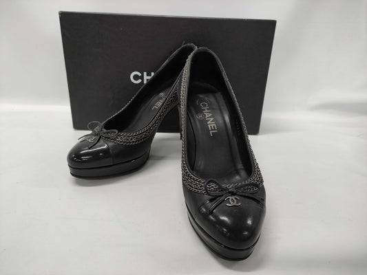 CHANEL Chanel Black Size 37.5 Pumps