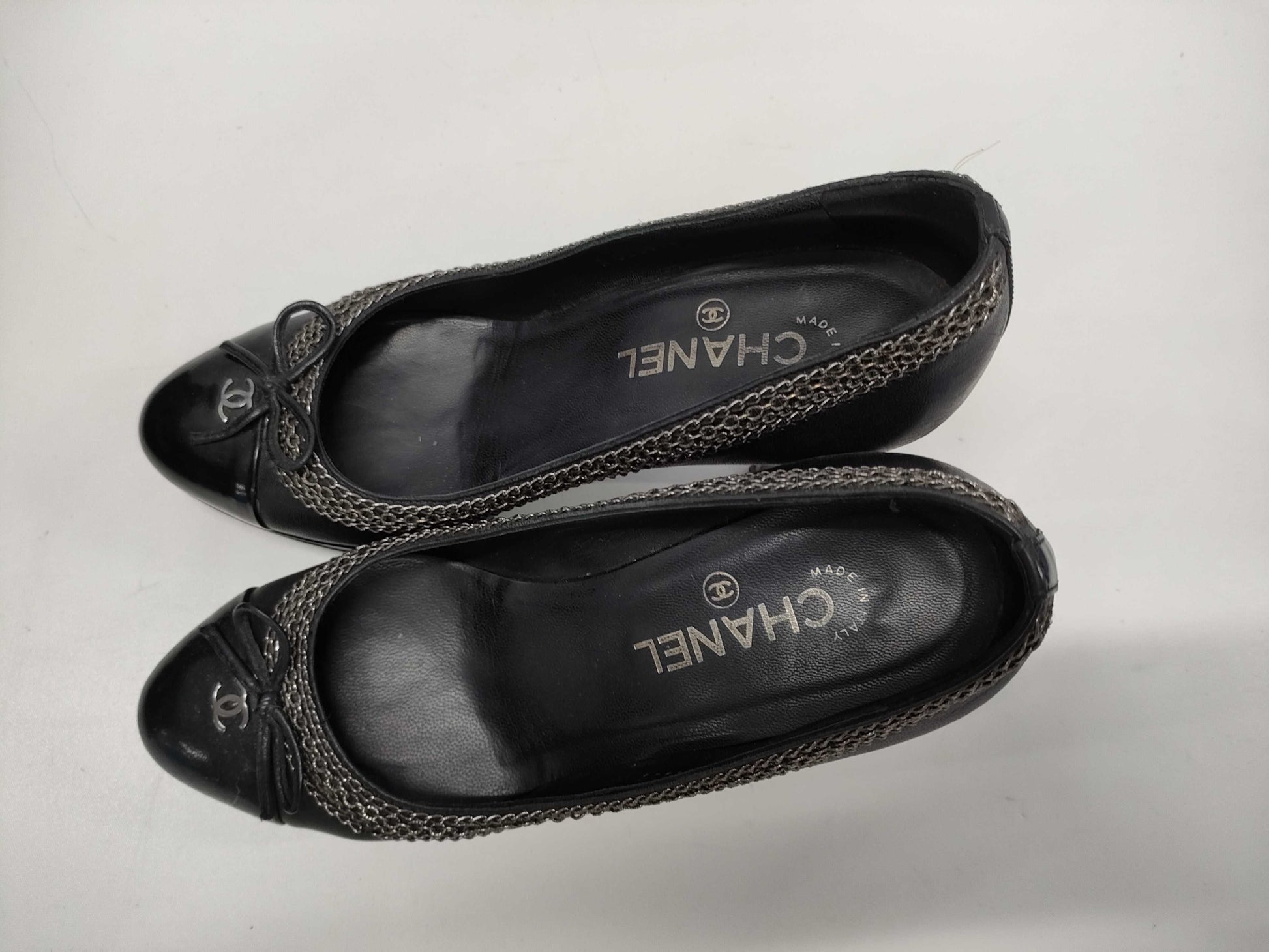 CHANEL Chanel Black Size 37.5 Pumps