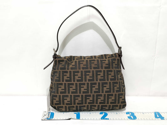 FENDI Zucca pattern FENDI Mamma Bucket Zucca brown shoulder bag with crease strap