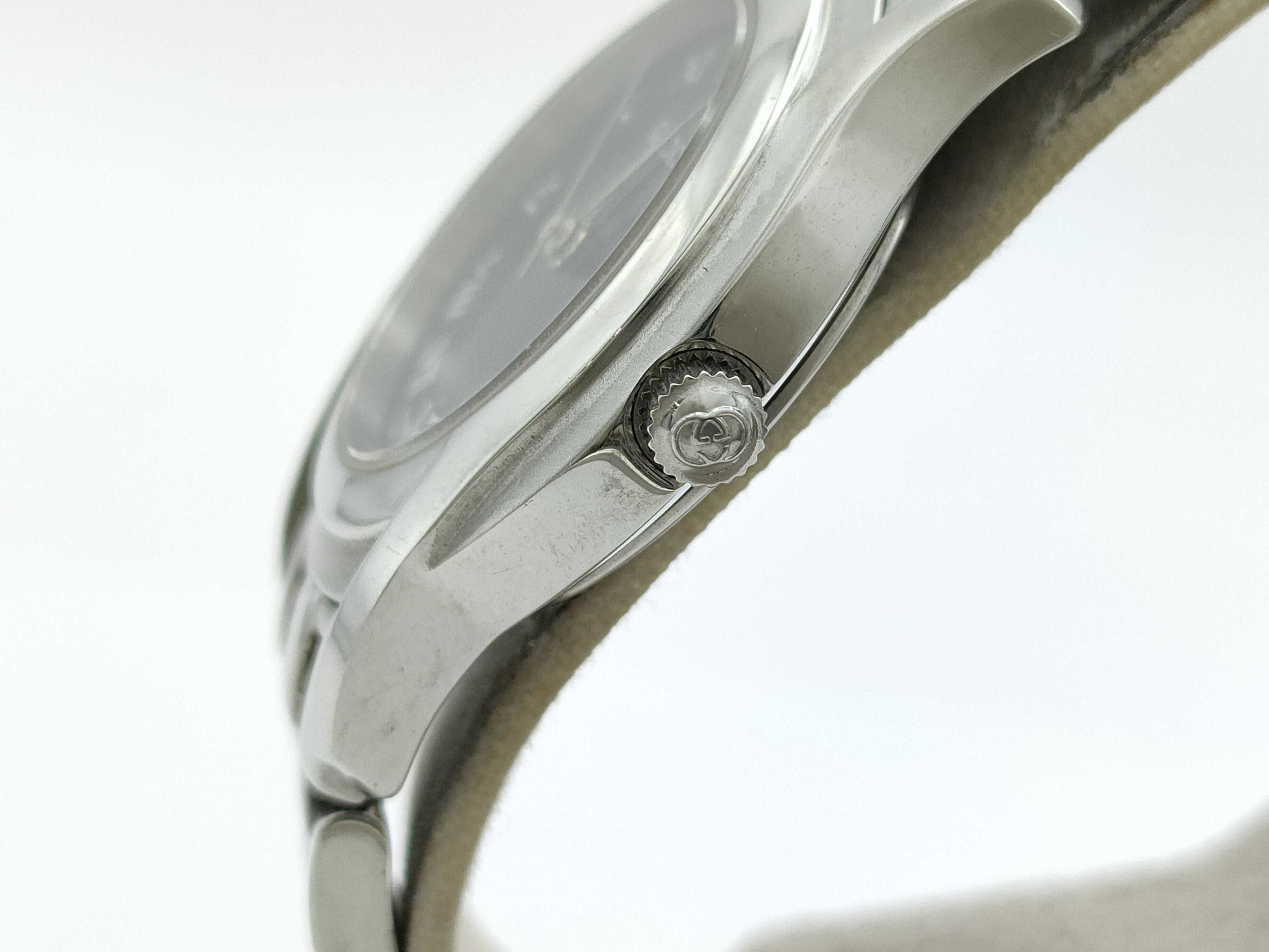 GUCCI 5500L 0096227 Quartz Black Dial Women's Watch