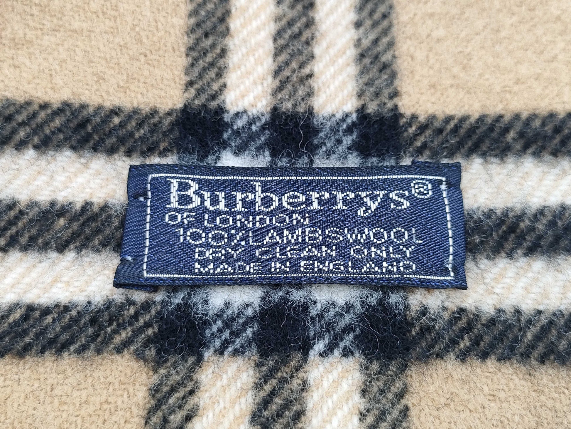 Burberrys 2-piece scarf