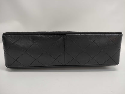 CHANEL Matelasse Shoulder Bag with Pouch