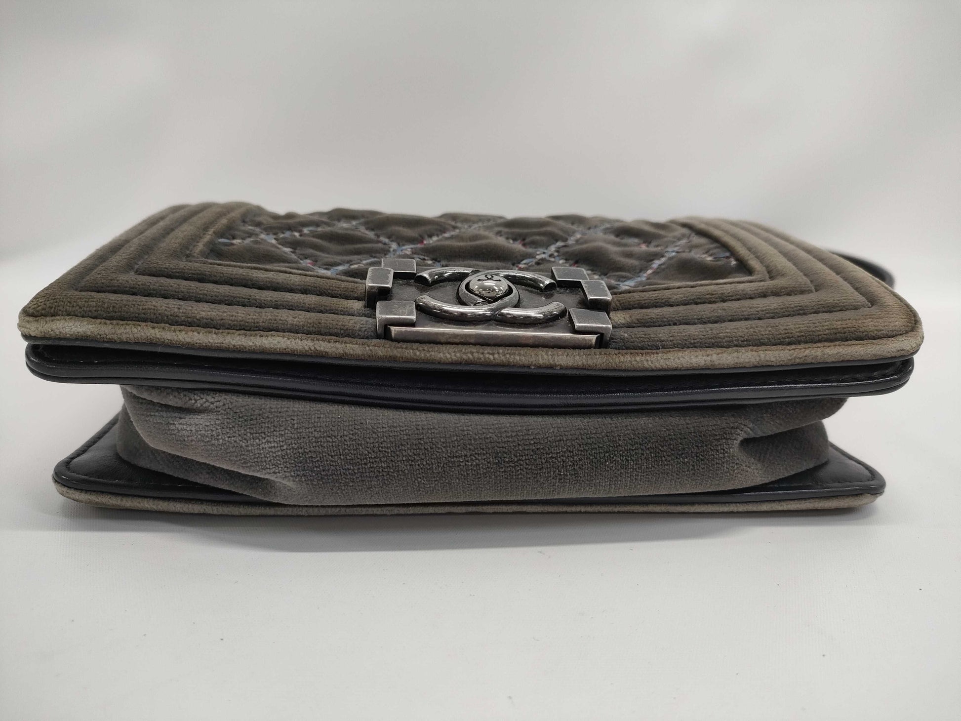 CHANEL Suede CHANEL Boy Chanel Suede Shoulder Bag 19 Series Shoulder Bag