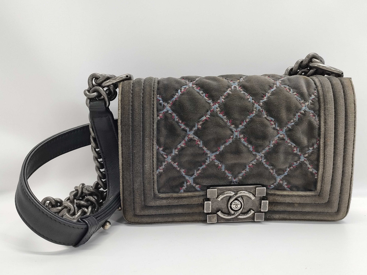 CHANEL Suede CHANEL Boy Chanel Suede Shoulder Bag 19 Series Shoulder Bag