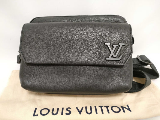 LOUIS VUITTON LV Aerogram Fastline Messenger Bag M22482 Black RFID Enabled Shoulder Bag