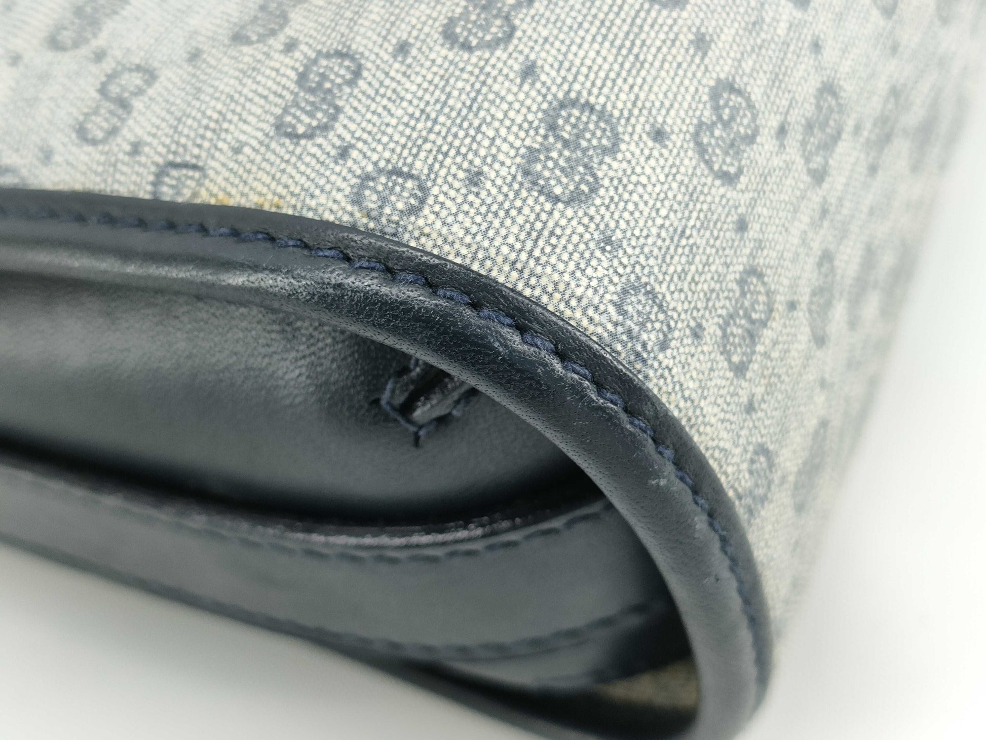 GUCCI GG Micro Interlocking Shoulder Bag