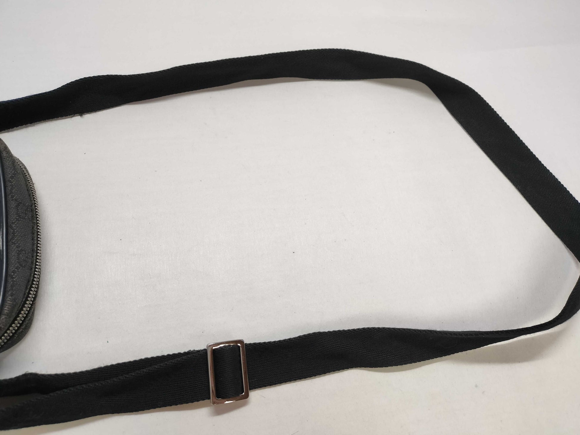 GUCCI GG Canvas Shoulder Bag