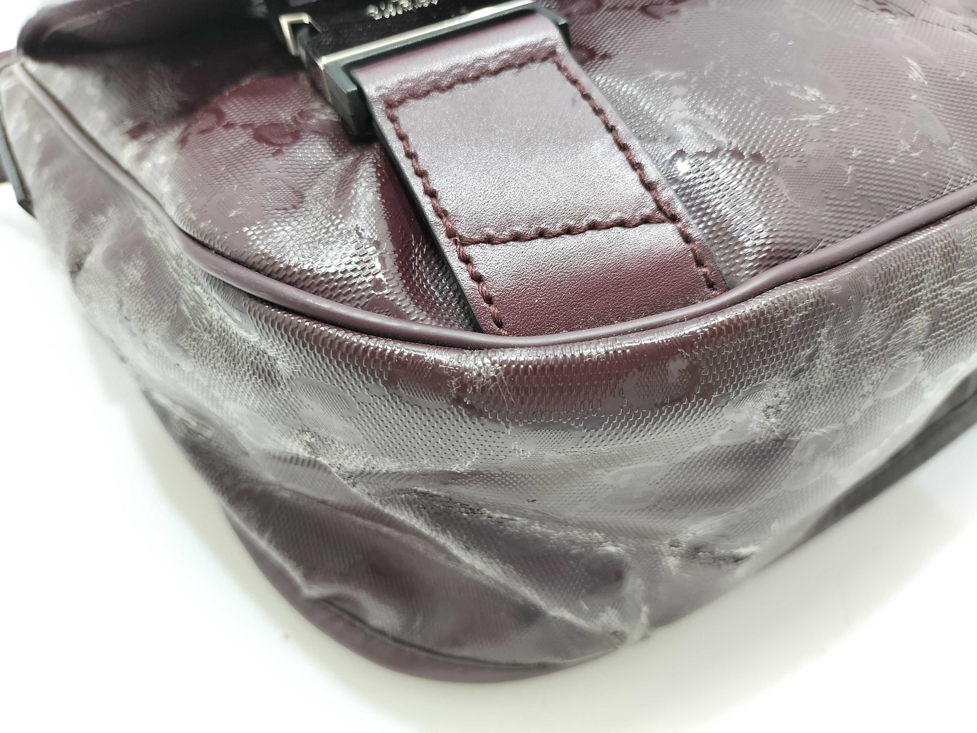 GUCCI GG Supreme Shoulder Bag