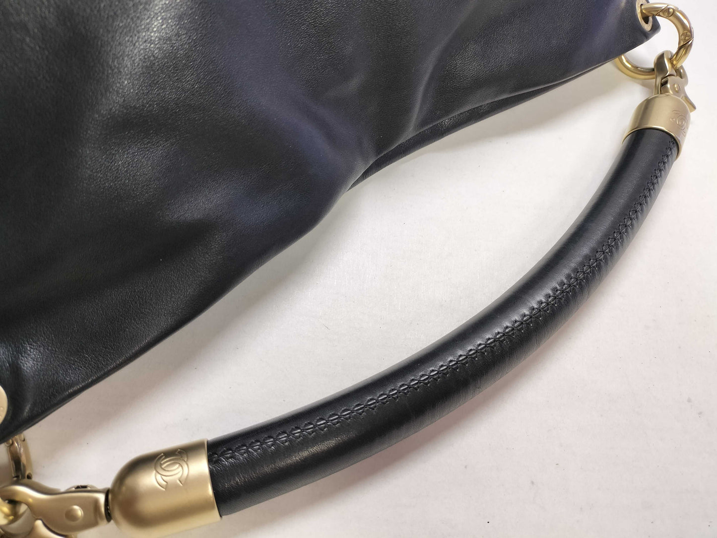 CHANEL shoulder bag