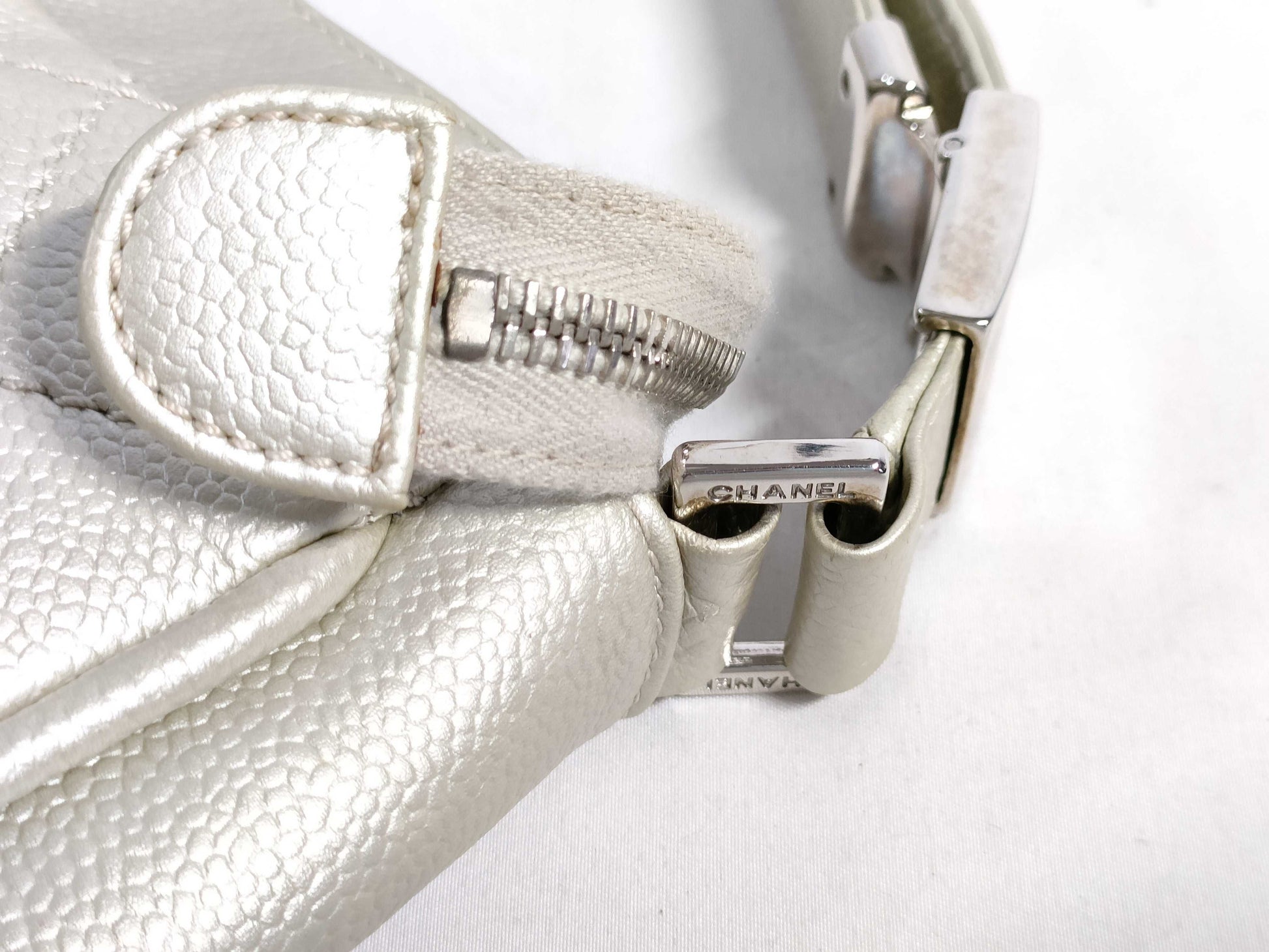 CHANEL shoulder bag