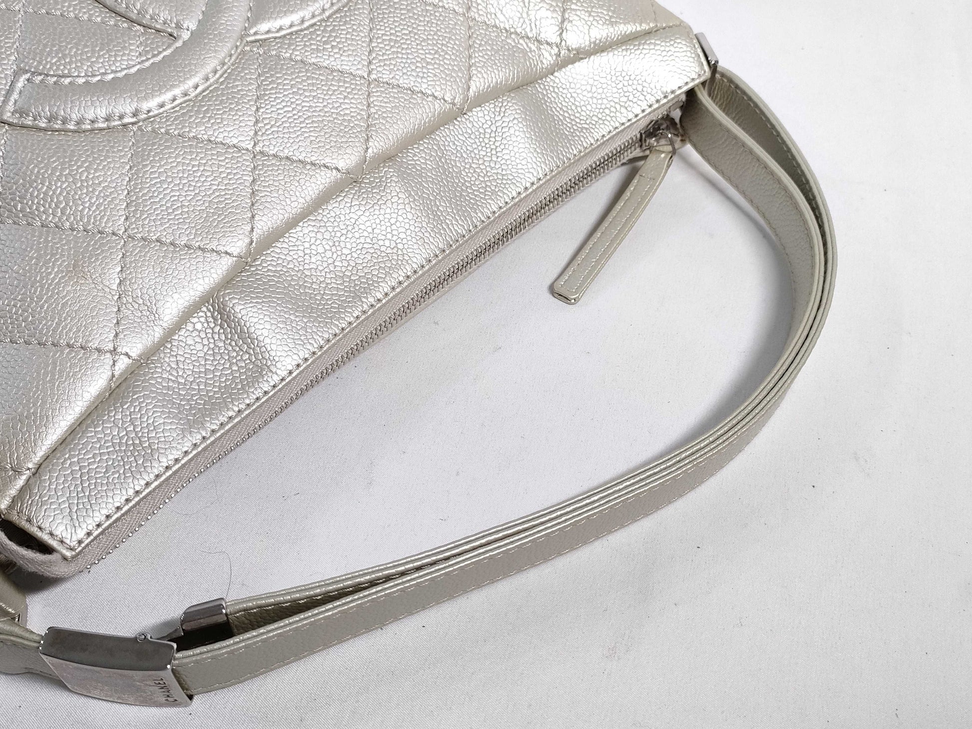 CHANEL shoulder bag