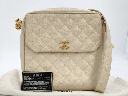 CHANEL shoulder bag