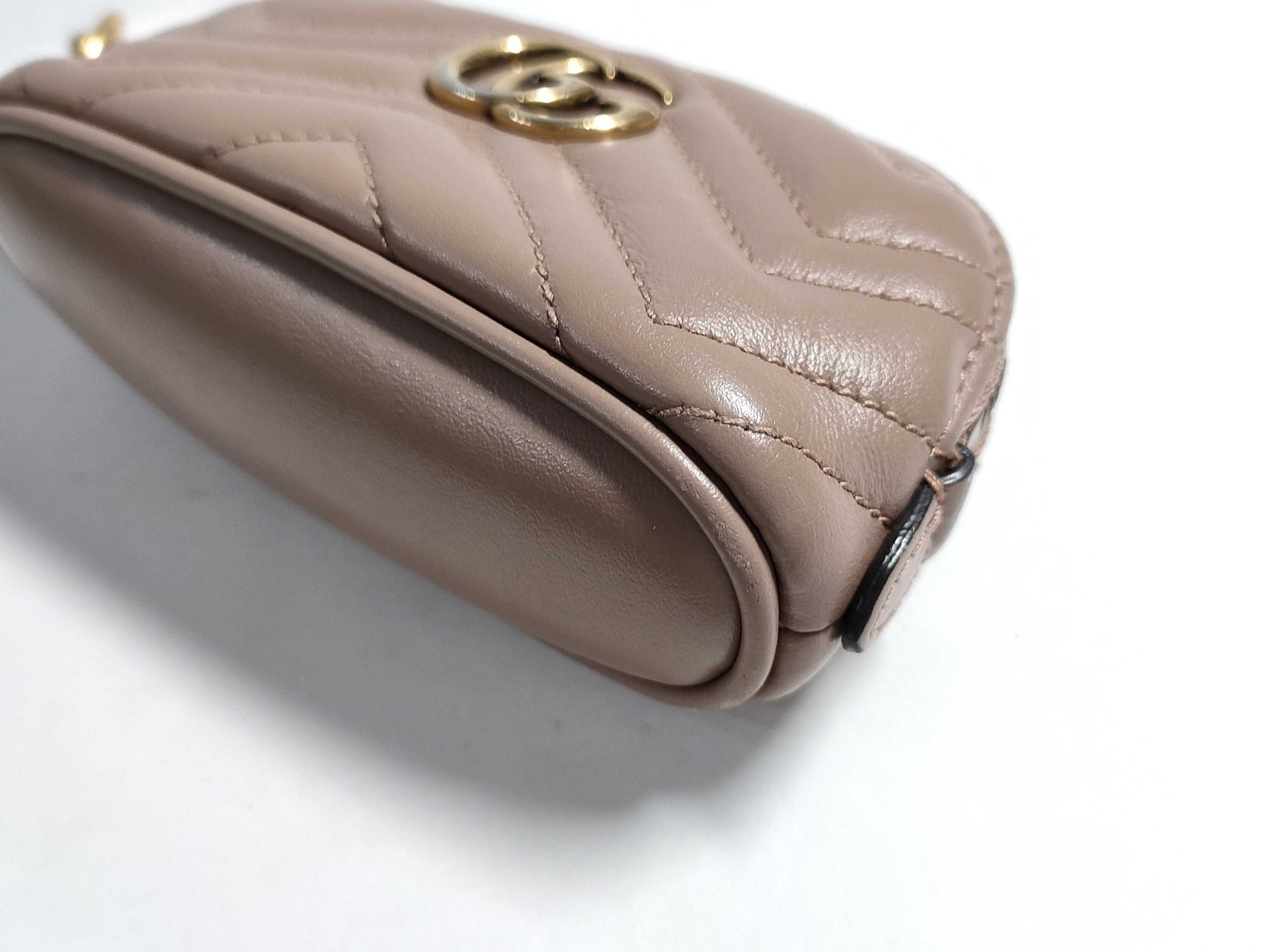 GUCCI GG Marmont Pouch