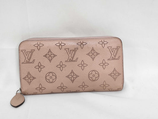 LOUIS VUITTON Mahina Wallet
