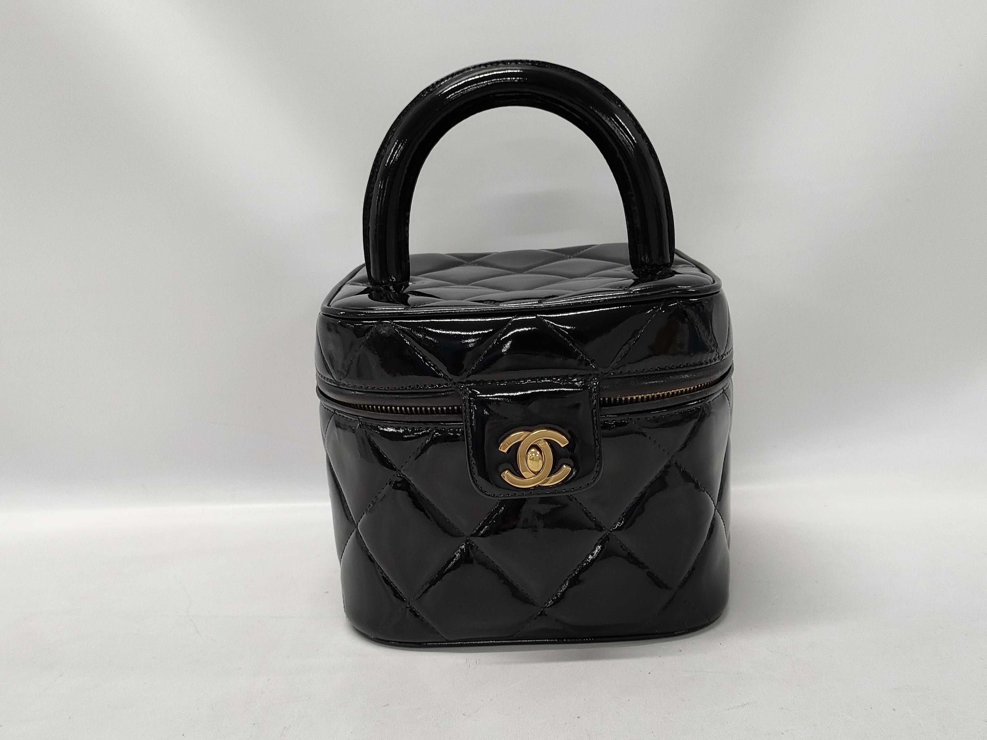 CHANEL CHANEL Matelasse Turnlock Coco Mark Patent Leather Handbag