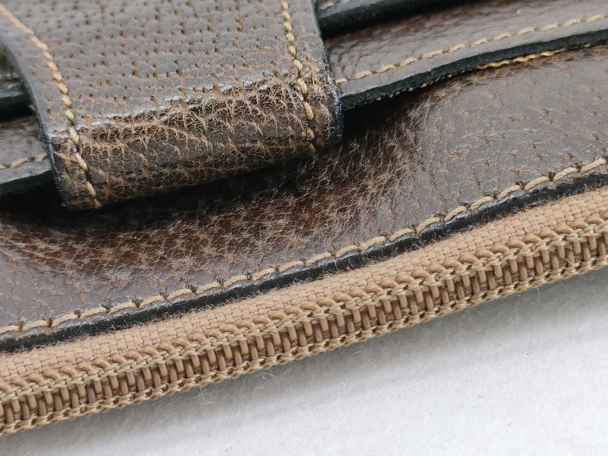 GUCCI GG Supreme GUCCI Old GG Supreme Pouch Multi-Case Pouch