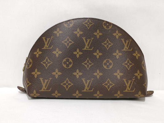 LOUIS VUITTON LOUIS VUITTON Monogram Louis Vuitton Pochette Cosmetic Monogram Pouch