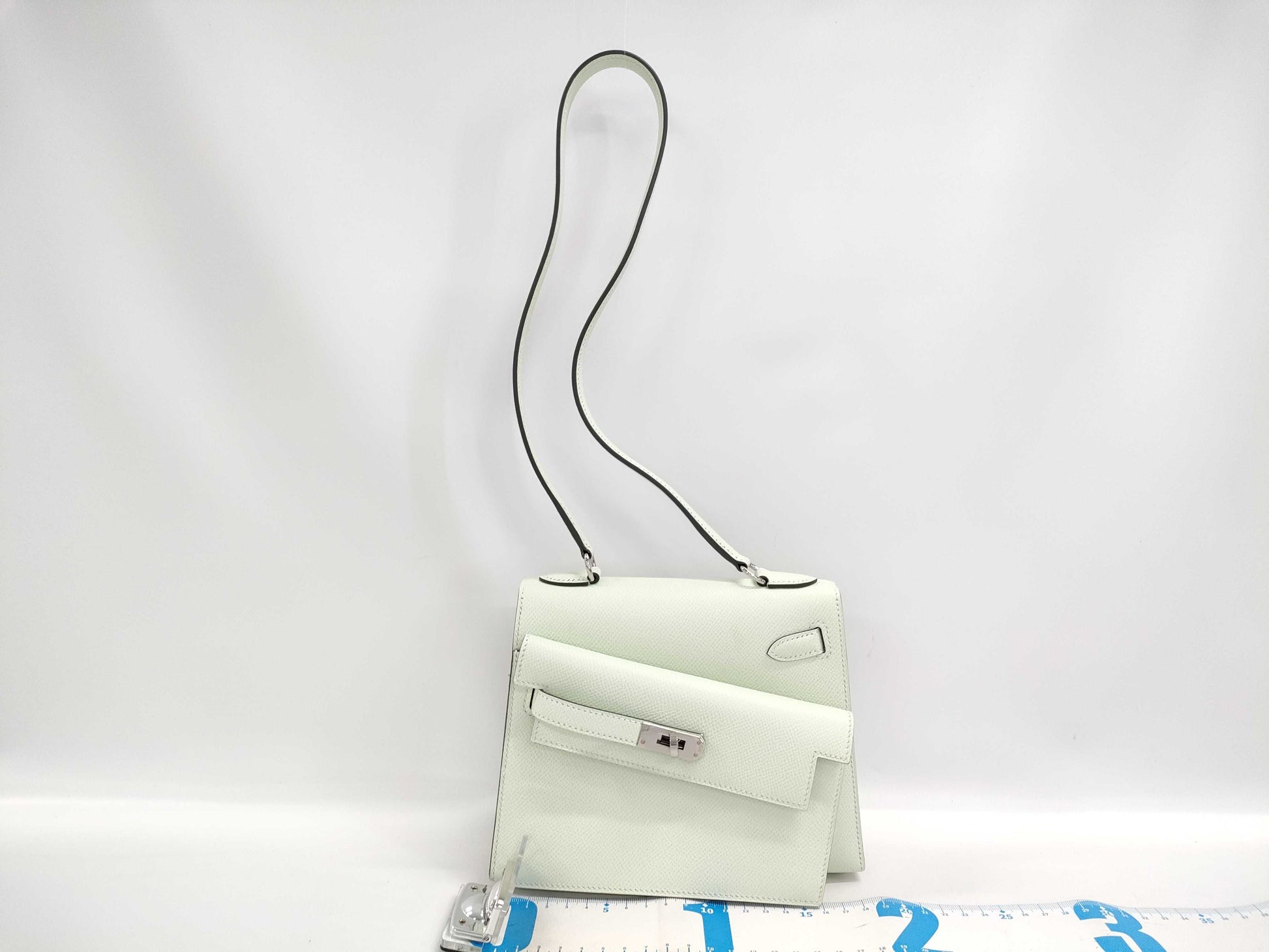 HERMES Kelly Hermès Kelly Anarchy 20 Handbag, Outer Stitching, Epson Vert Fizz, Silver Hardware, U Stamp