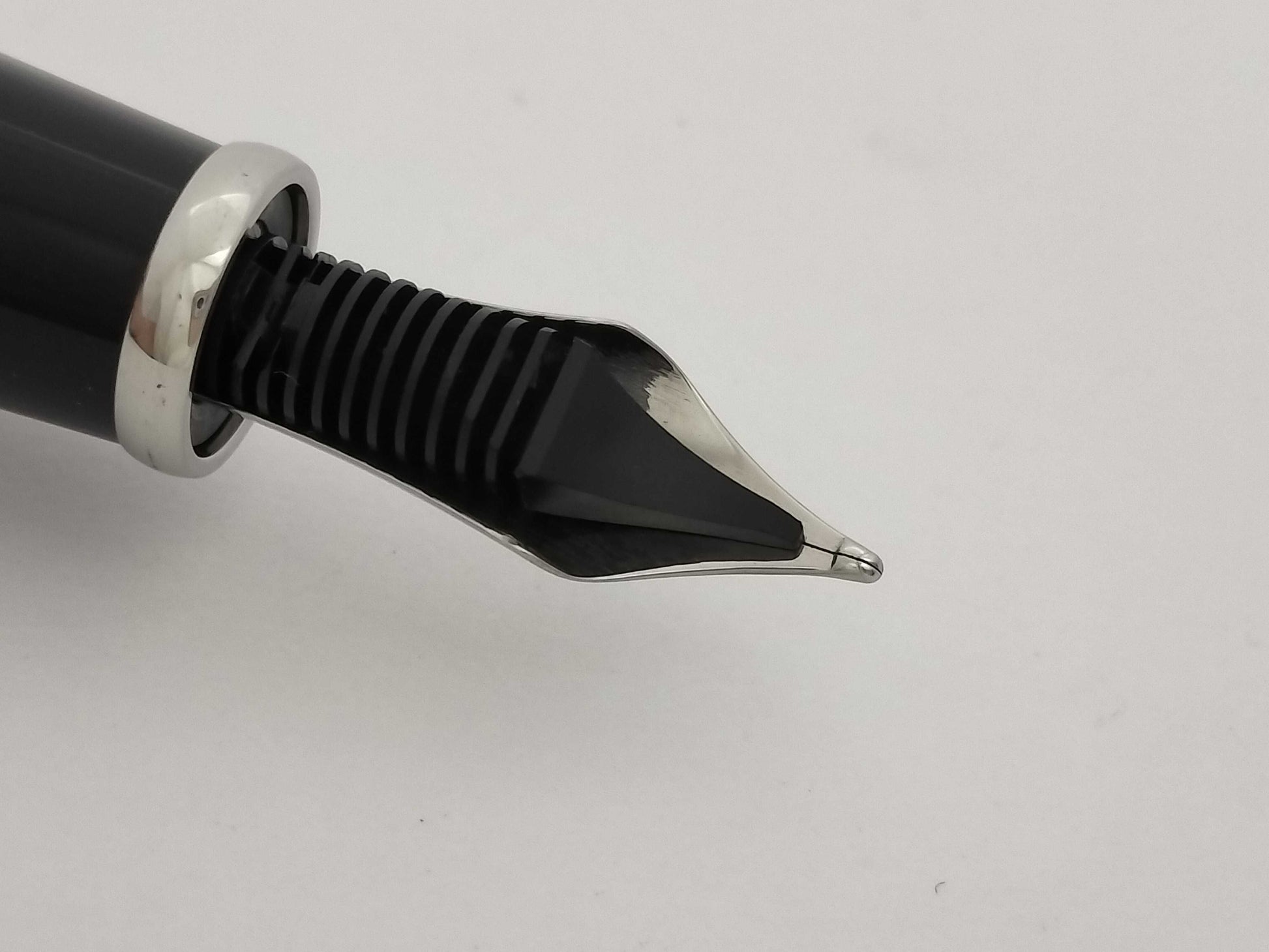 Cartier Diabolo Fountain Pen, 18K Black and Silver
