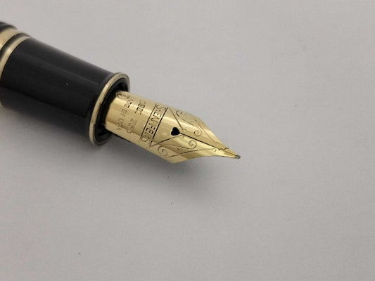 SHEAFFER CONOSOAR Fountain Pen, 18K Black and Gold
