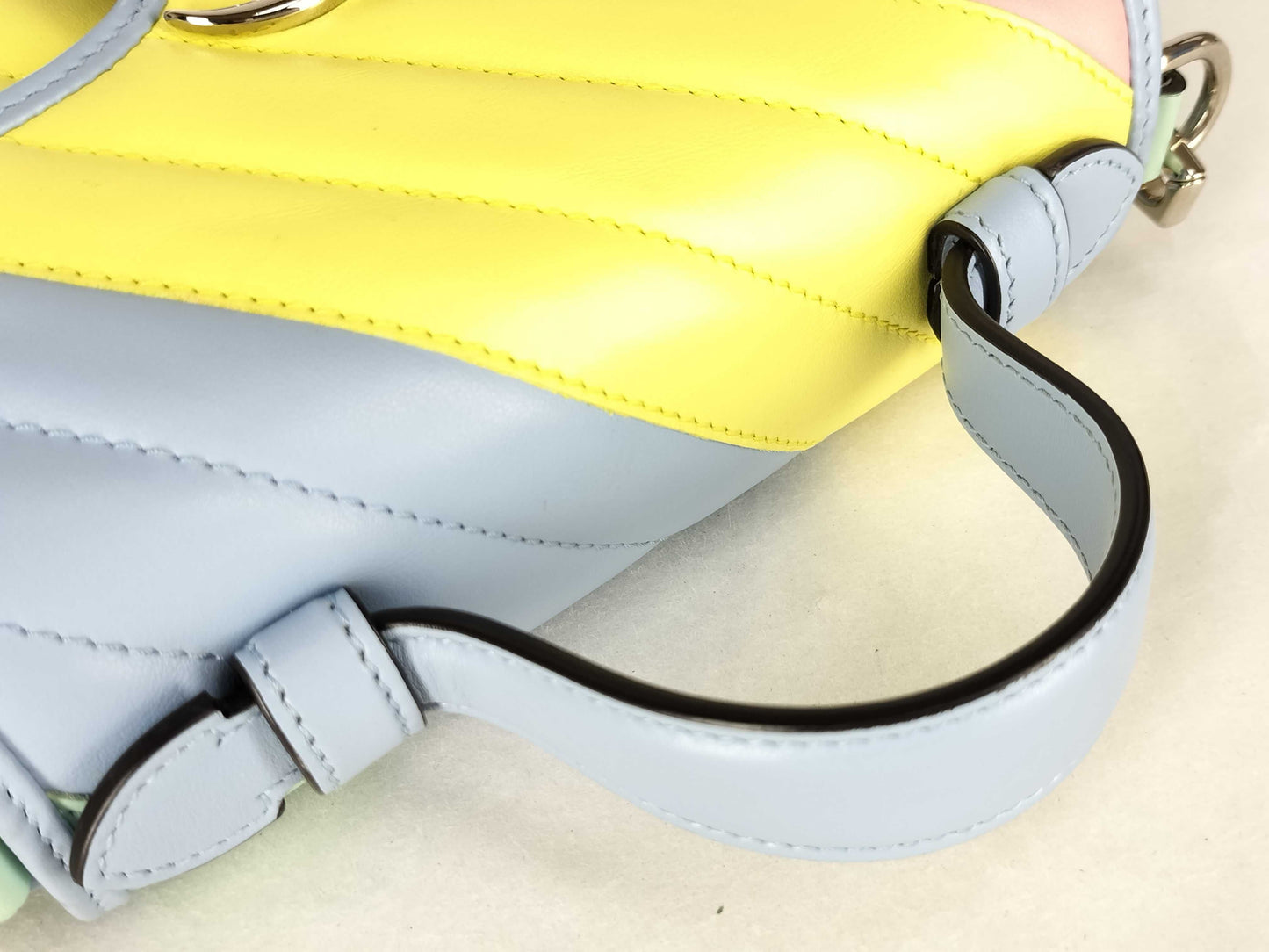 GUCCI Shoulder Bag with Tag Missing