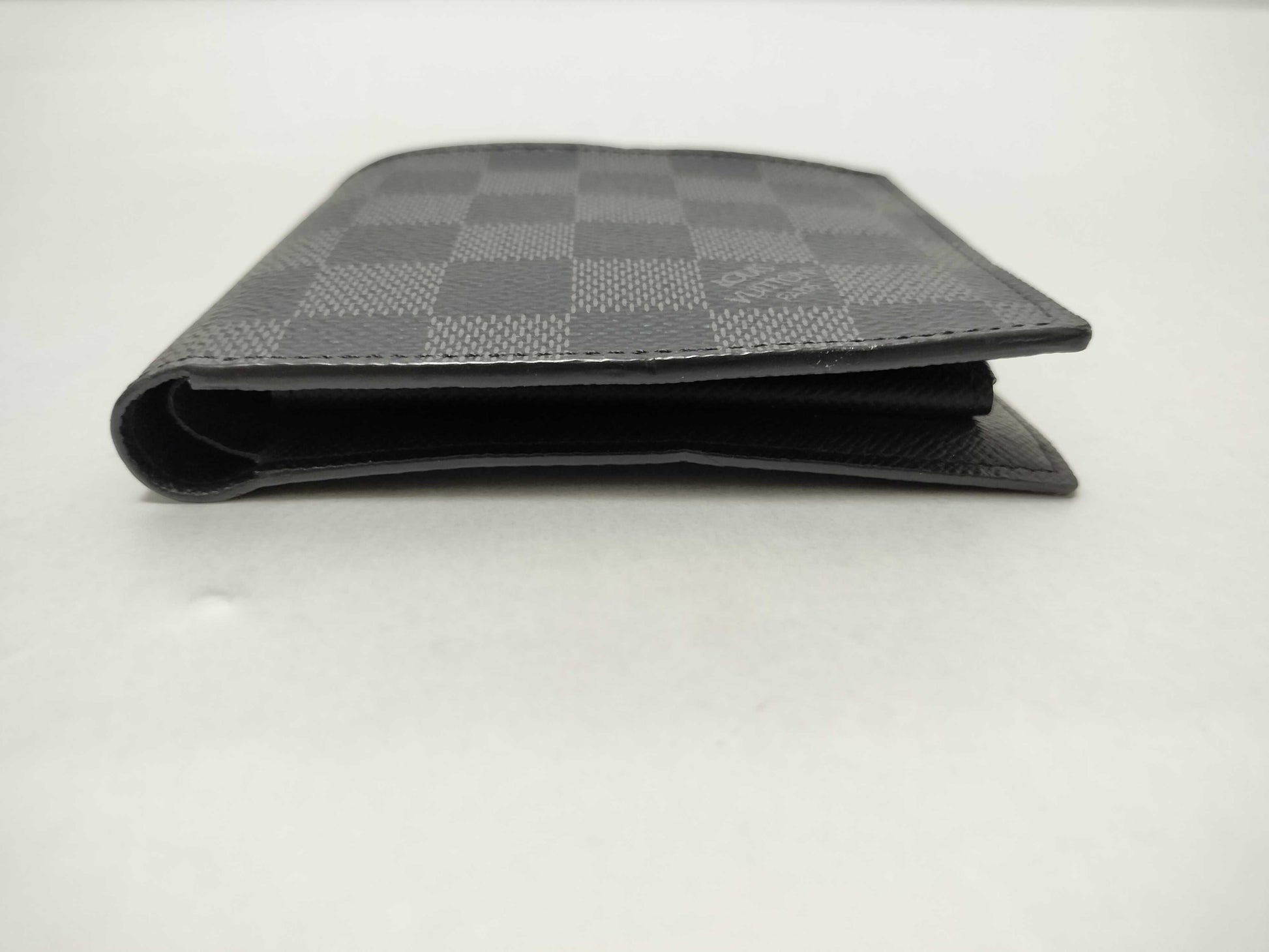 LOUIS VUITTON Damier Graphite Marco Wallet