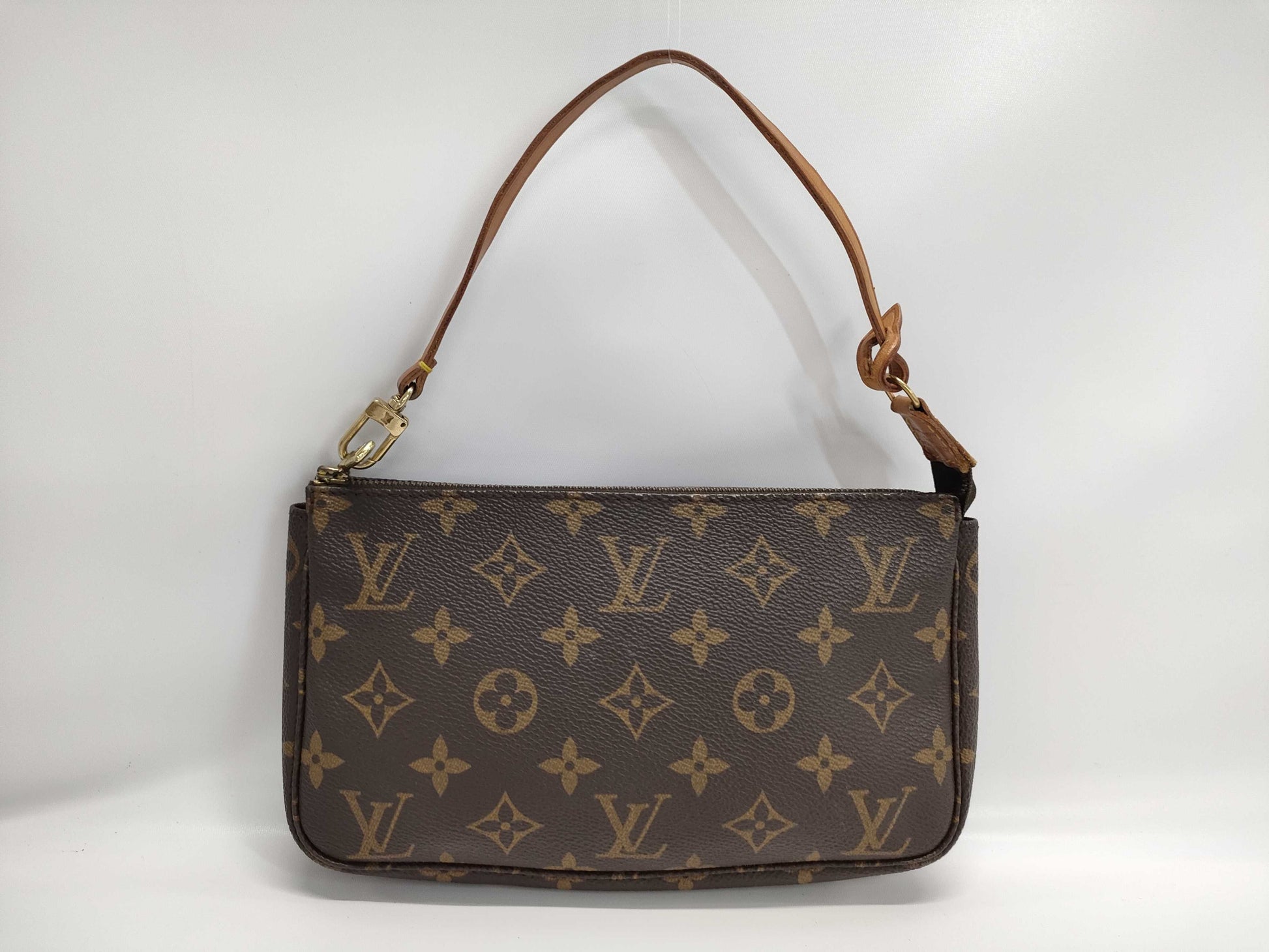 LOUIS VUITTON Pochette Accessoires Pouch