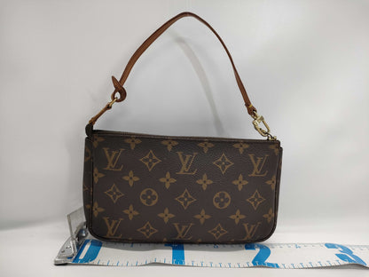 LOUIS VUITTON Pochette Accessoires Pouch