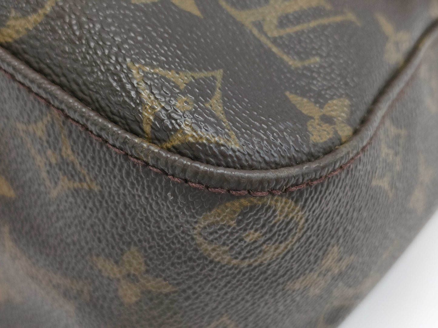 LOUIS VUITTON Looping GM Handbag