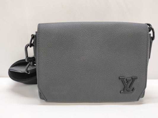 LOUIS VUITTON LV Takeoff Messenger Aerogram Shoulder Bag
