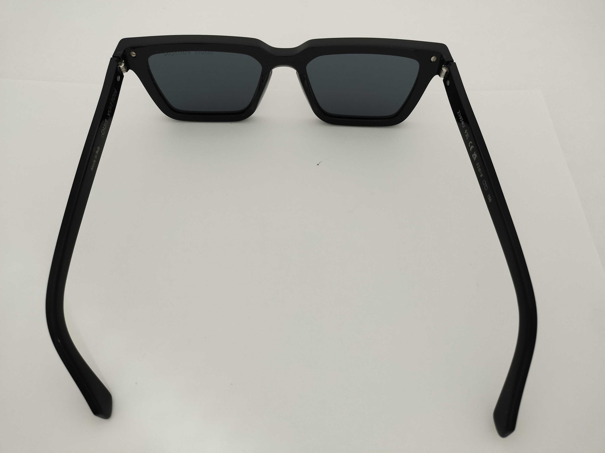 LOUIS VUITTON LV Sunglasses Noir Asate Sunglasses and Glasses