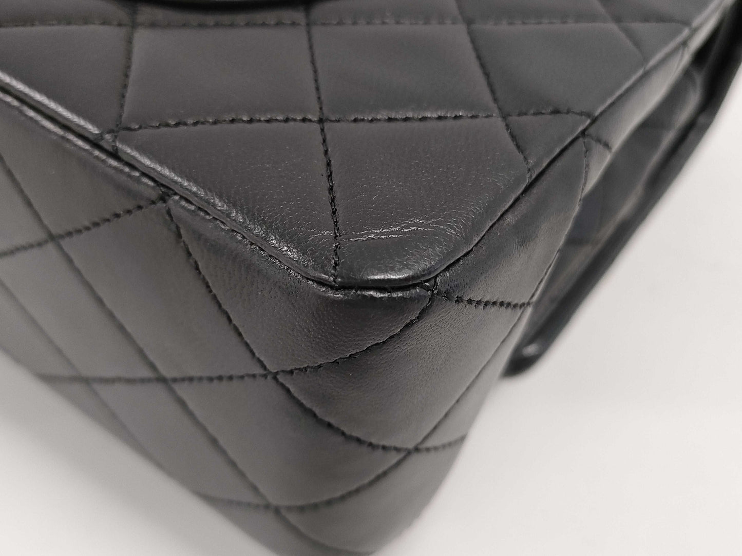 CHANEL Matelasse 25 Chain Shoulder Bag
