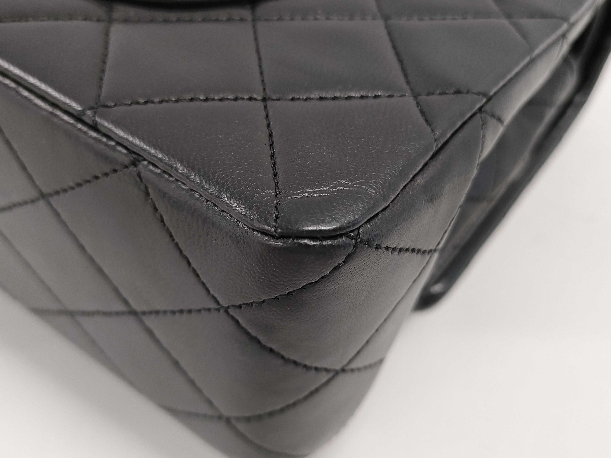 CHANEL Matelasse 25 Chain Shoulder Bag