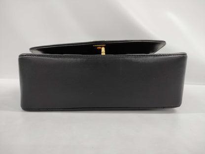 CHANEL Diana 22 Chain Shoulder Bag