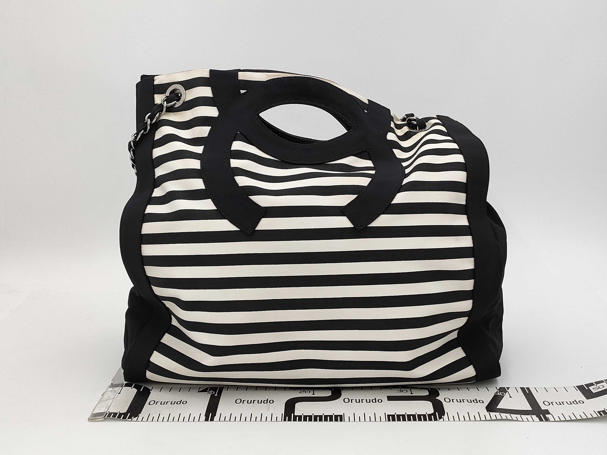 CHANEL Coco Mark Border Pattern Black Cruise Line A47944 Chain Shoulder Bag