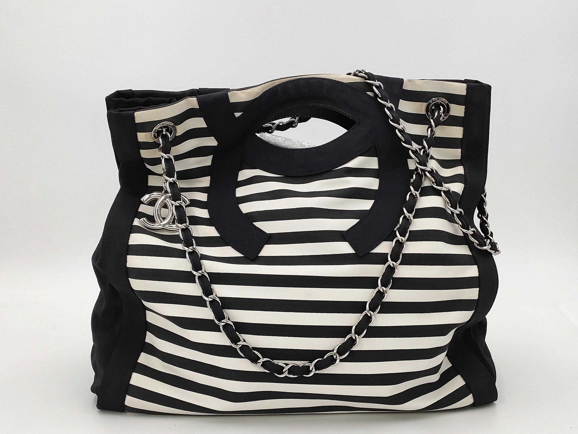 CHANEL Coco Mark Border Pattern Black Cruise Line A47944 Chain Shoulder Bag