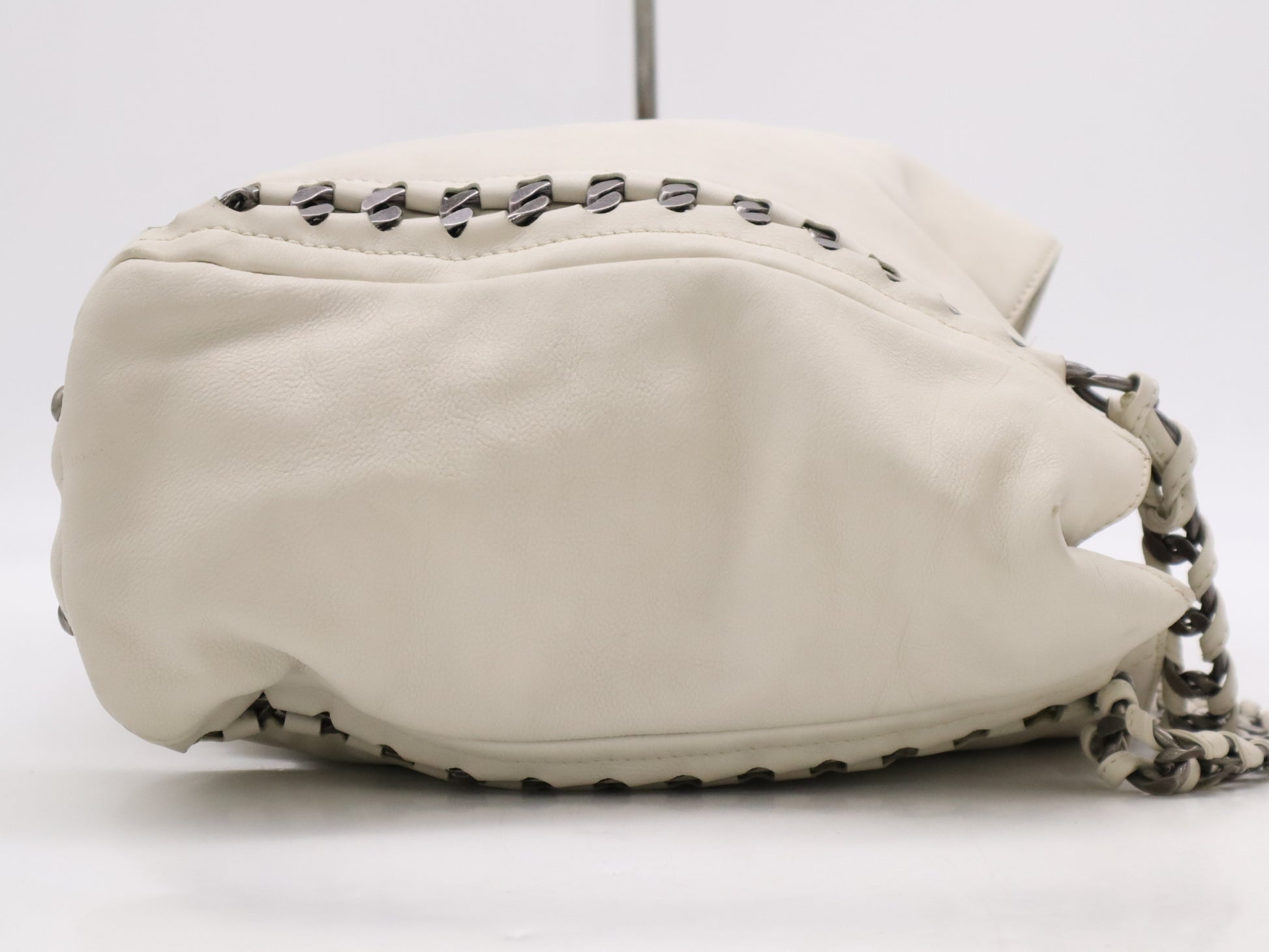 CHANEL Luxury Leather Chain Tote Bag White Seal 10981389 Tote Bag