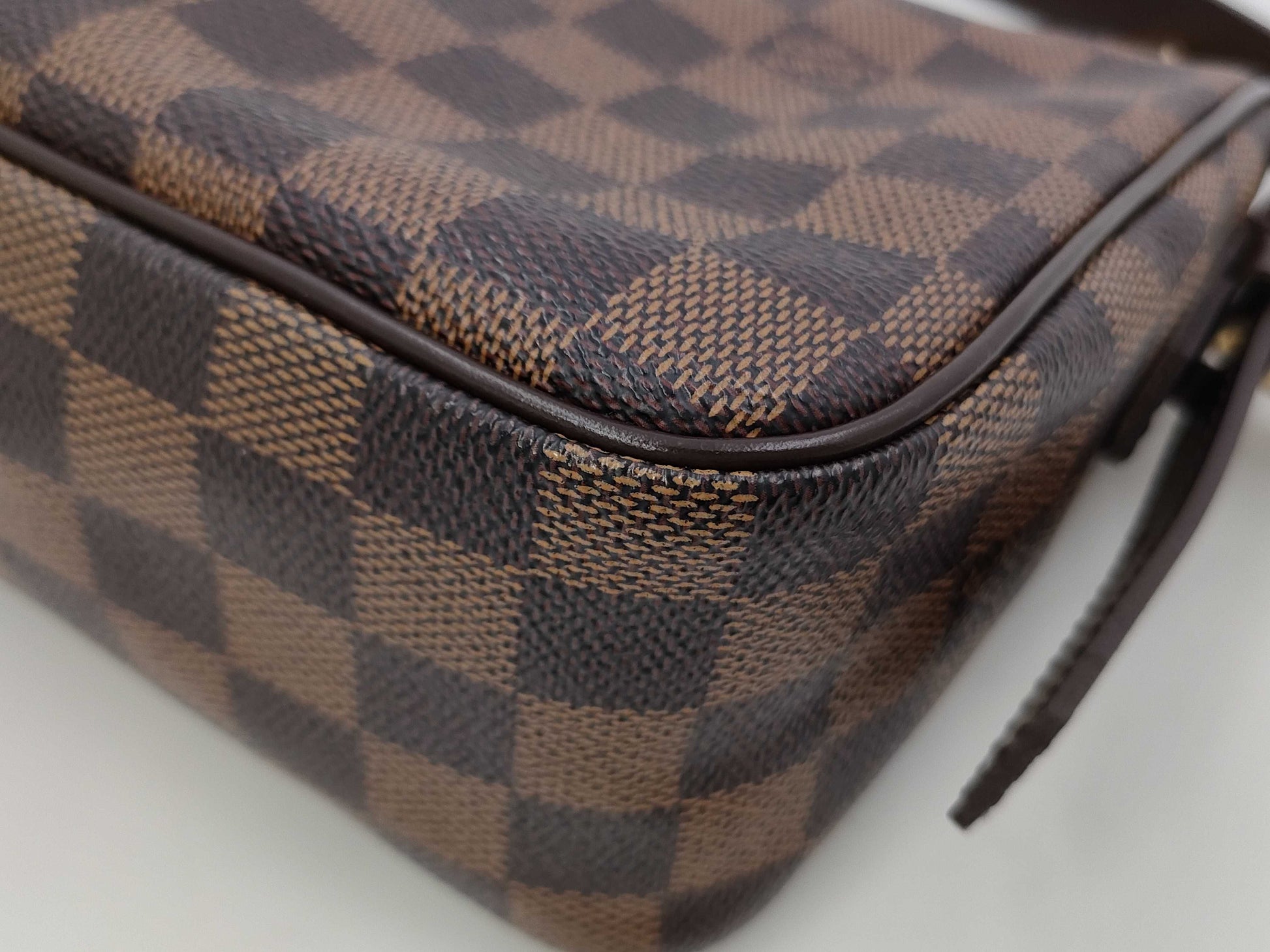 LOUIS VUITTON Damier N60006 Damier Avelo GM Shoulder Bag