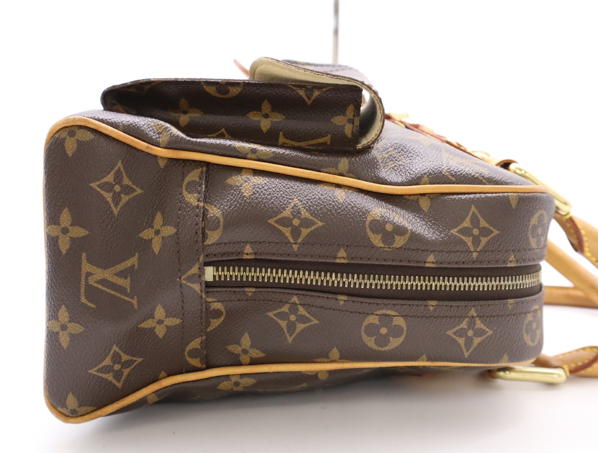LOUIS VUITTON M40025 Monogram Manhattan GM Handbag