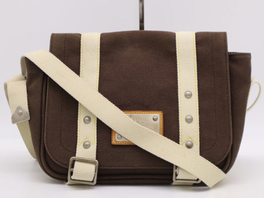 LOUIS VUITTON M80661 Antigua Louis Vuitton Cup Besas PM Shoulder Bag