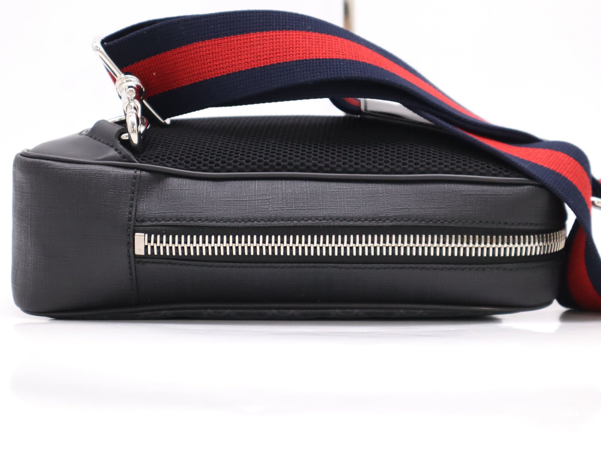 GUCCI 478325GG Supreme Body Bag Waist Belt Bag Black Red Waist Bag