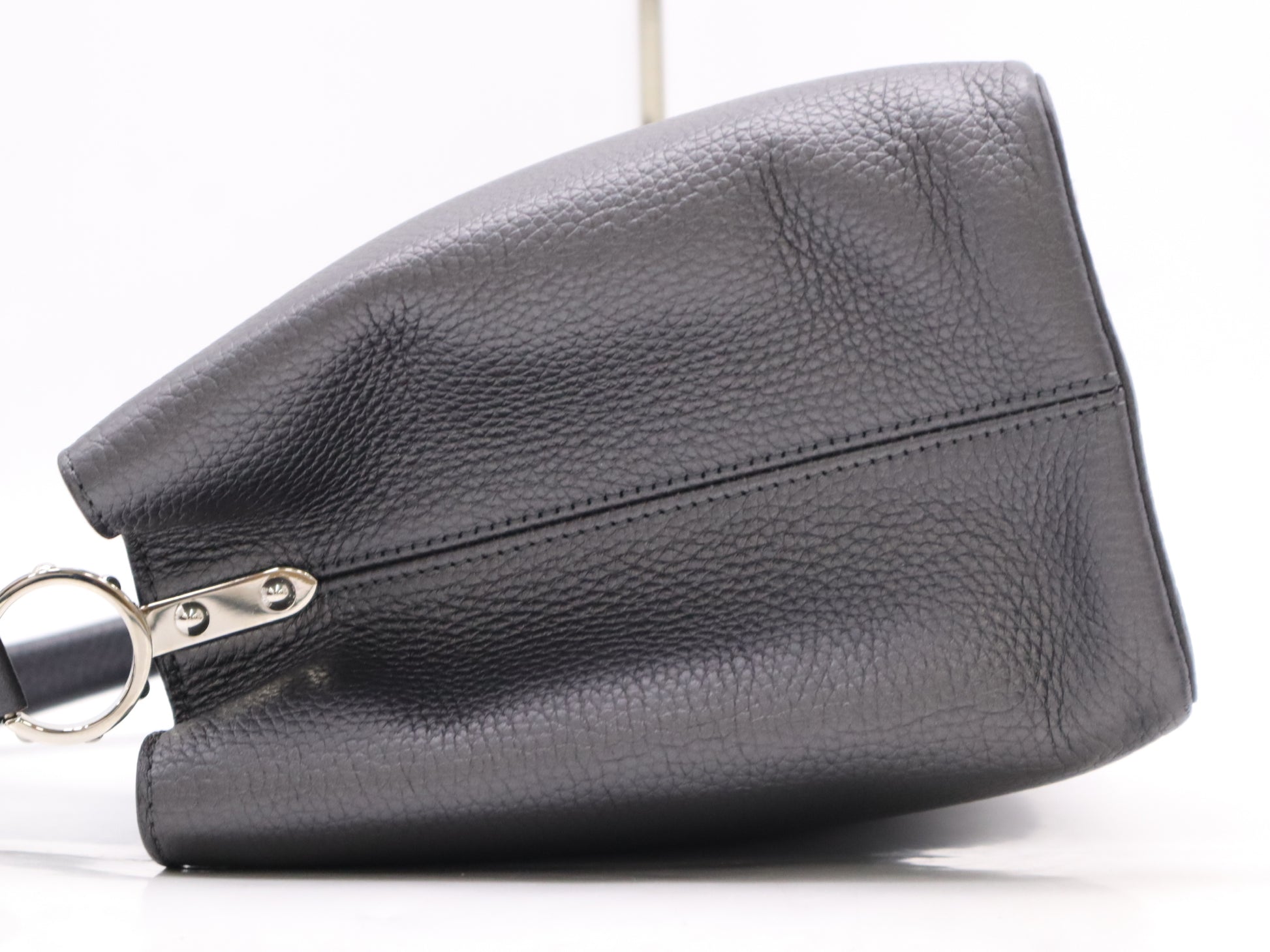 LOUIS VUITTON M24654 Taurillon Leather Capucines MM Parnassua Handbag with Dust Bag