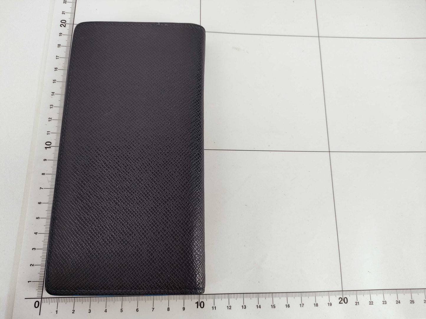 LOUIS VUITTON Taiga Louis Vuitton Taiga Brazza Wallet