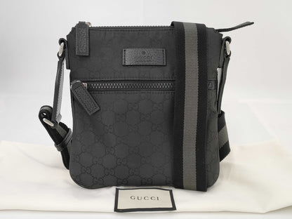 GUCCI Gg Canvas Shoulder Bag Black Shoulder Bag