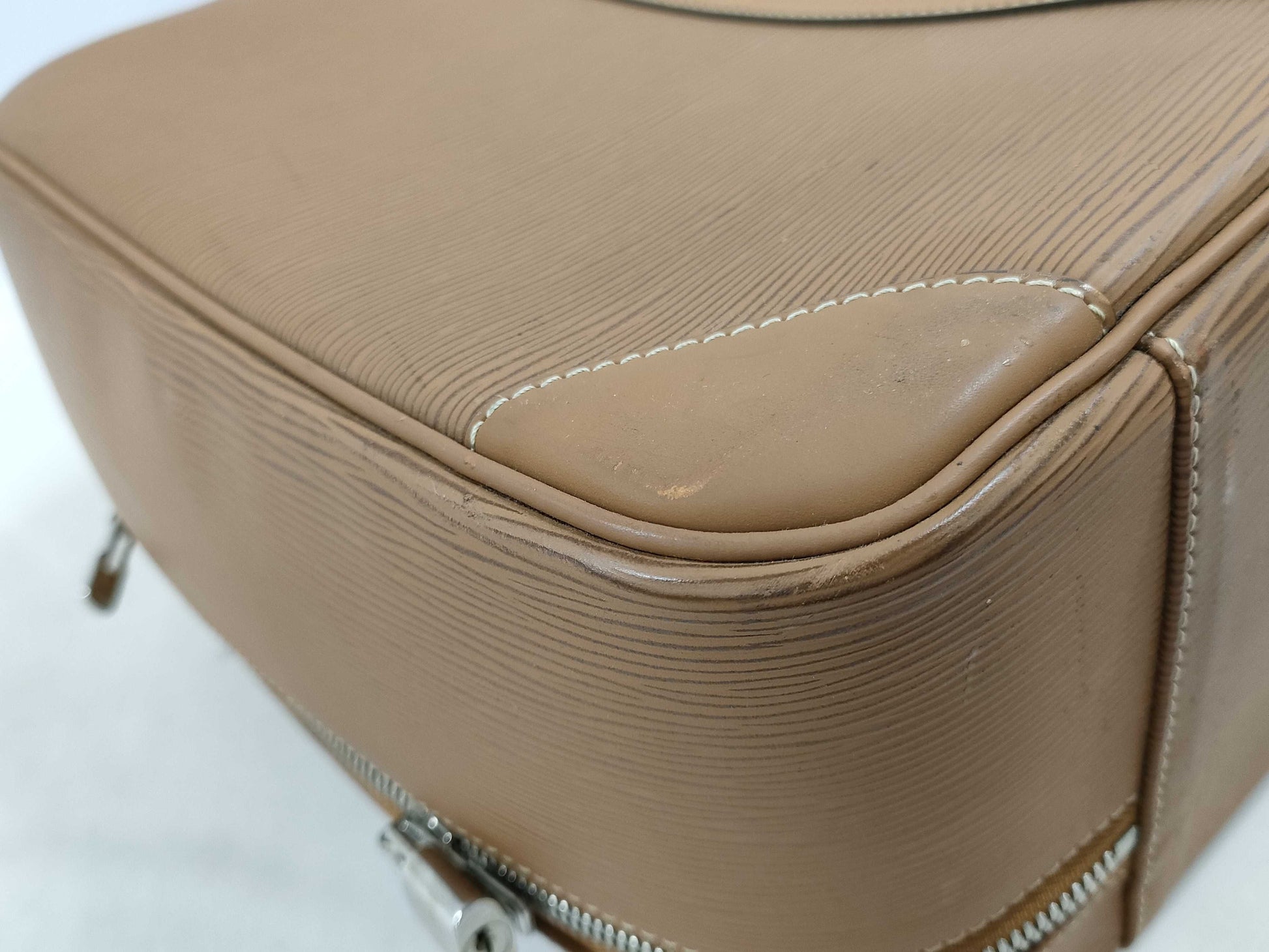 LOUIS VUITTON Epi Sirius Brown Handbag