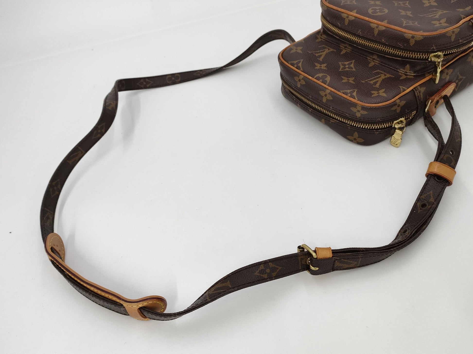LOUIS VUITTON LOUIS VUITTON Vuitton Monogram Amazon Shoulder Bag