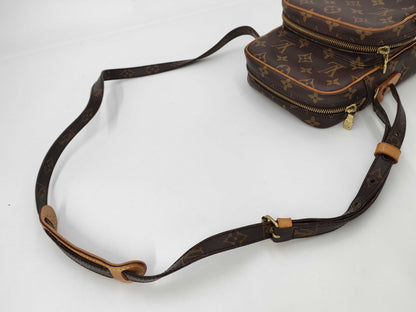 LOUIS VUITTON LOUIS VUITTON Vuitton Monogram Amazon Shoulder Bag