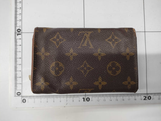 LOUIS VUITTON Monogram Bifold Wallet