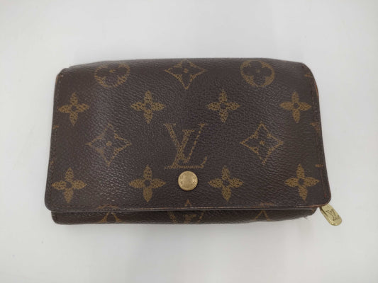 LOUIS VUITTON Monogram Bifold Wallet