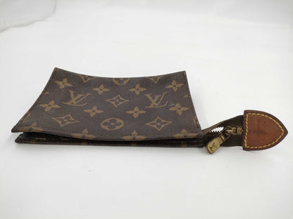 LOUIS VUITTON Monogram Pouch